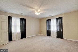 245 Brandy Ct, Unit K10 in Strasburg, VA - Building Photo - Building Photo