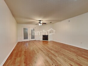 3943 Hunters Lake Cir E in Jacksonville, FL - Building Photo - Building Photo