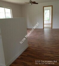 1210 California Ave in Kalamazoo, MI - Building Photo - Building Photo