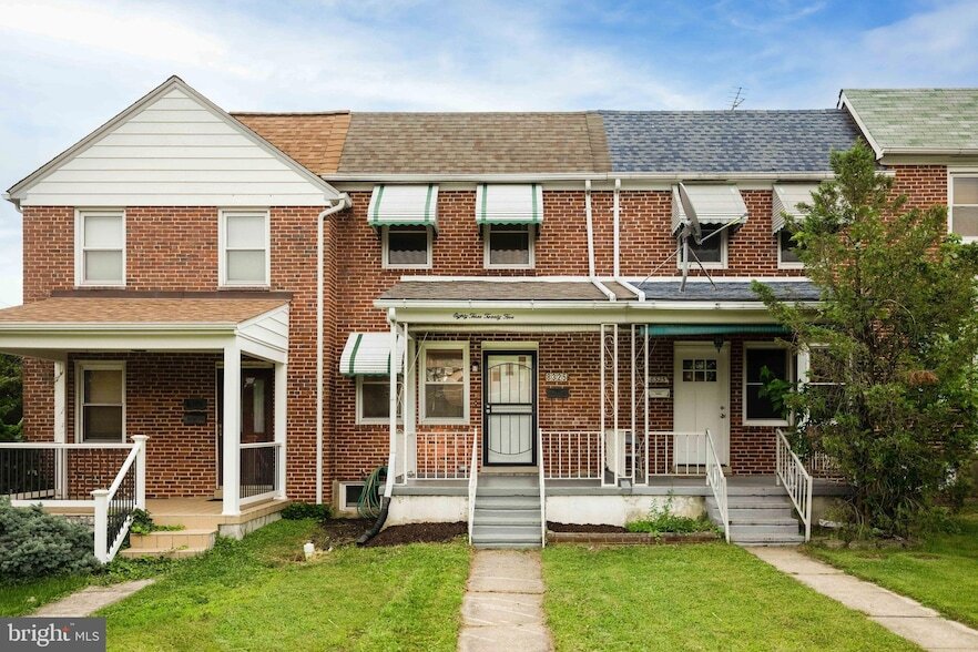 8325 Dalesford Rd in Parkville, MD - Building Photo