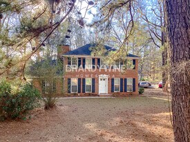 8421 Timberlake Dr in Riverdale, GA - Building Photo