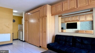108 S Montpelier Ave in Atlantic City, NJ - Building Photo - Building Photo