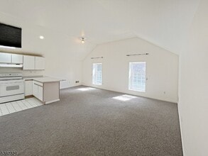 6 Kelly Pl in Stanhope, NJ - Building Photo - Building Photo