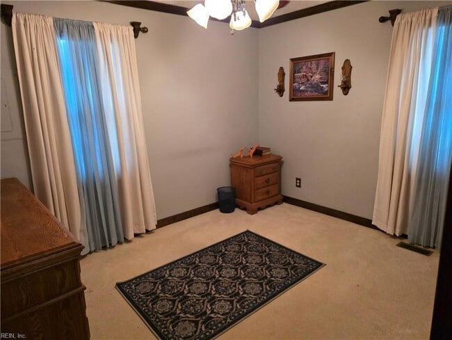 35 Laurel Dr in Hampton, VA - Building Photo - Building Photo