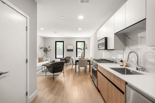 290 Corey Rd, Unit 106 in Boston, MA - Building Photo - Building Photo