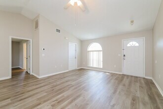 519 Dove Ct in Poinciana, FL - Building Photo - Building Photo