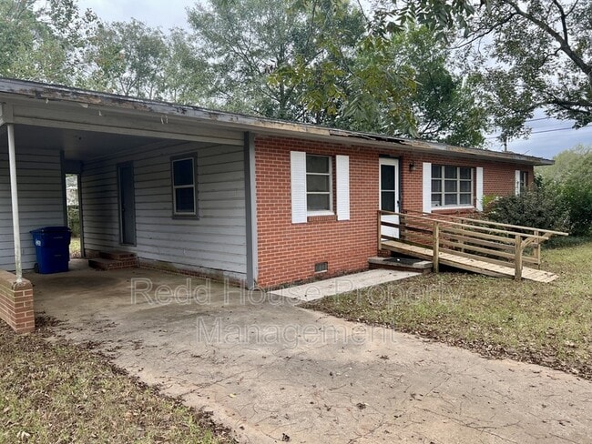 107 Metcalf St in New Brockton, AL - Building Photo - Building Photo