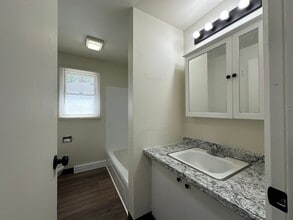 803-805 Caroline St in Neenah, WI - Building Photo - Building Photo