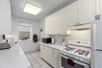 6648 N Newgard Ave, Unit 2 in Chicago, IL - Building Photo - Building Photo