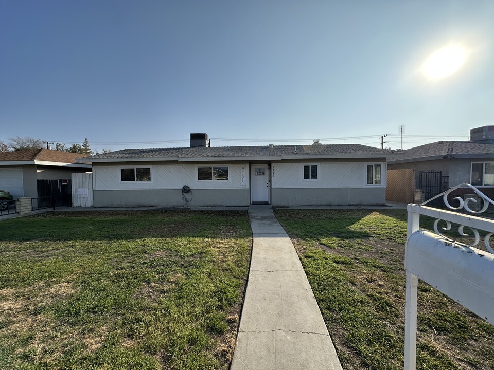 3517 Reeder Ave in Bakersfield, CA - Foto de edificio