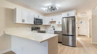 4979 NW 82nd Ave in Lauderhill, FL - Building Photo