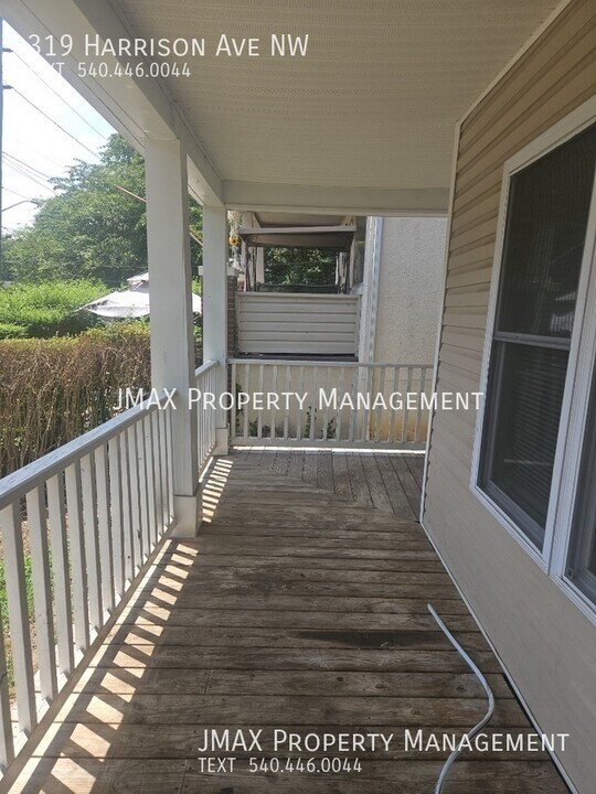319 Harrison Ave NW in Roanoke, VA - Foto de edificio