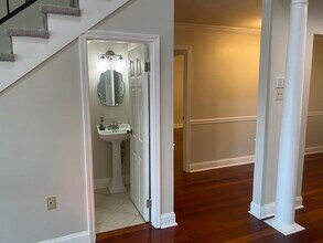 10140 Gail Ct in River Ridge, LA - Foto de edificio - Building Photo