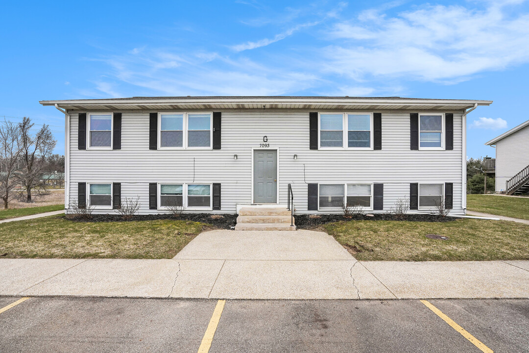 Country Ridge in Kalamazoo, MI - Building Photo