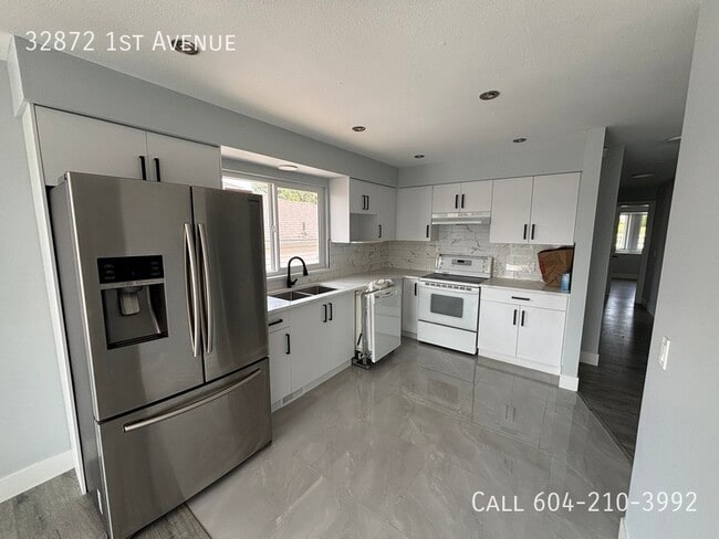 property at 32872 1st Ave