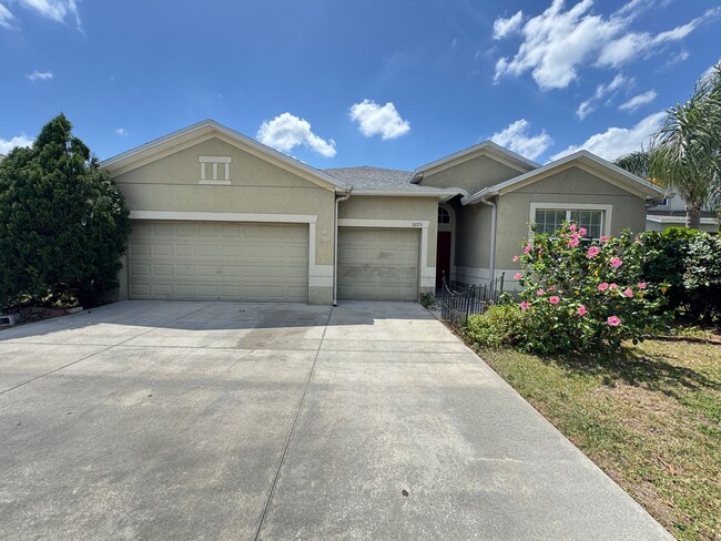 3723 Prescott Loop in Lakeland, FL - Building Photo - Building Photo