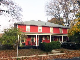 6 Monadnock Ct in Keene, NH - Building Photo
