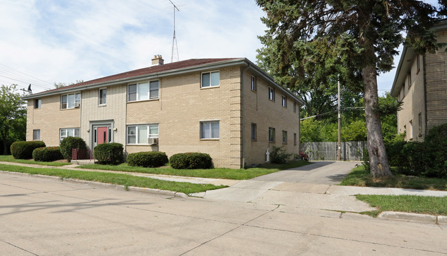 1534 Melvin Ave in Racine, WI - Foto de edificio - Building Photo