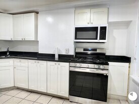 848 Huntington Ave, Unit 2 in Boston, MA - Building Photo