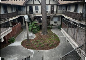 18350 Napa St, Unit 15 in Los Angeles, CA - Building Photo