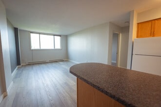 Highland Tower in Thompson, MB - Building Photo - Building Photo