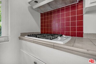 1648 Edgecliffe Dr in Los Angeles, CA - Building Photo - Building Photo