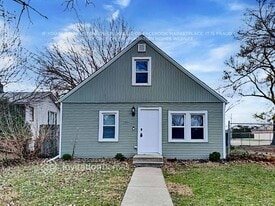 10002 Merrimac Ave in Oak Lawn, IL - Building Photo