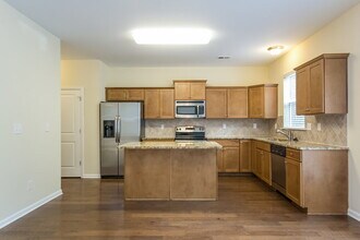 374 Darbys Run Ct in Hiram, GA - Building Photo - Building Photo