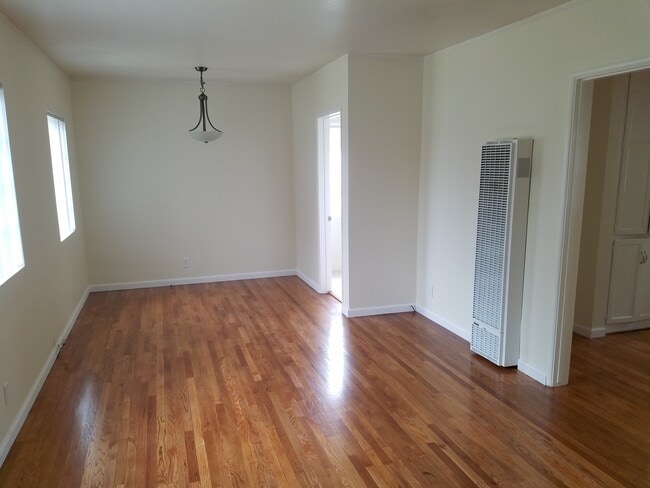 1520 Marine Ave, Unit 1 in Gardena, CA - Foto de edificio - Building Photo