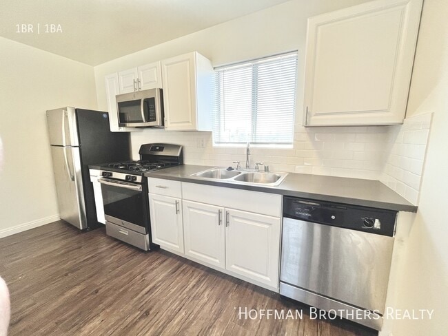 140 N Hoover St, Unit 102 in Los Angeles, CA - Foto de edificio - Building Photo