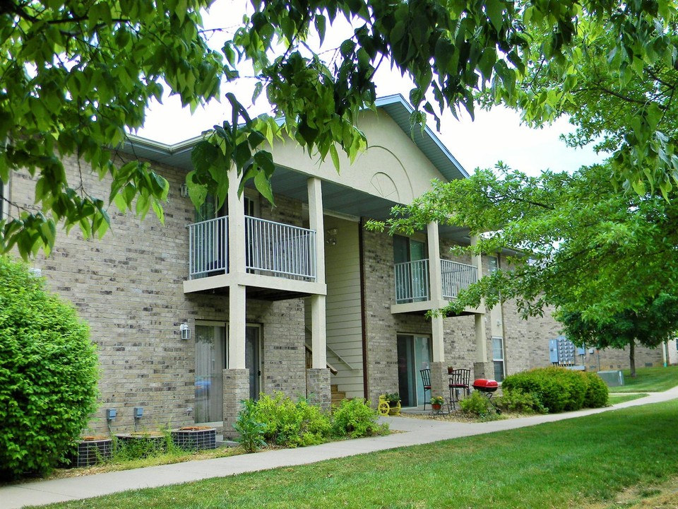 Sunset Woodland Apartments in Springfield, MO - Foto de edificio