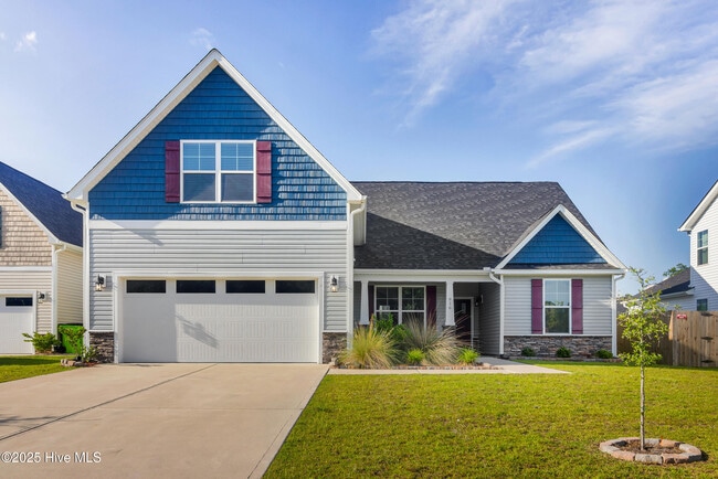 property at 916 Terraces Ln