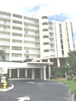 2225 Jimmy Buffett Mem Hwy in Indian Harbour Beach, FL - Building Photo