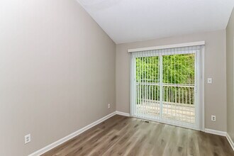 12026 Lazy Willow Ln in Charlotte, NC - Foto de edificio - Building Photo