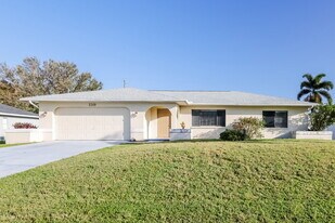 139 SE 19th Ln in Cape Coral, FL - Building Photo