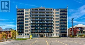 212 Brock St in Peterborough, ON - Building Photo