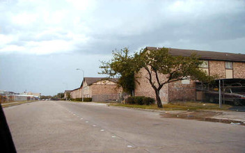 London Square Apartments in Houston, TX - Building Photo - Building Photo