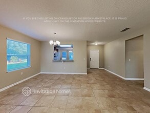 942 Grapewood St in Deltona, FL - Foto de edificio - Building Photo