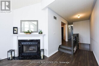 6037 Clover Ridge Crescent in Mississauga, ON - Building Photo - Building Photo