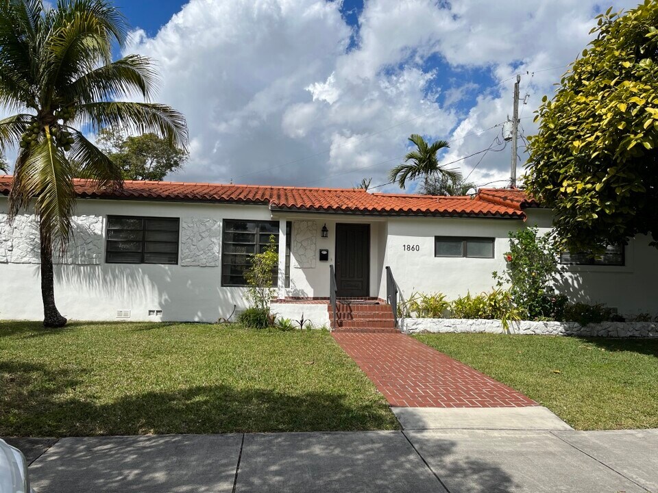 1860 SW 36th Ave in Miami, FL - Building Photo
