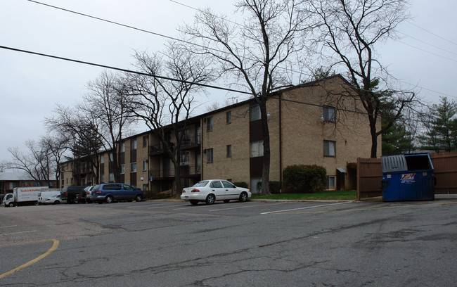 White Oak Garden Apartments