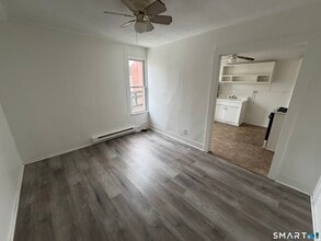 571 Baldwin St in Waterbury, CT - Building Photo - Building Photo