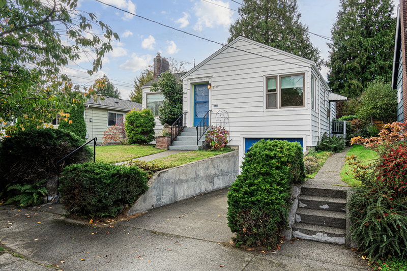 7709 Dibble Ave NW in Seattle, WA - Building Photo