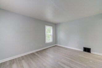 8067 Aline Ave in Berkeley, MO - Building Photo - Building Photo