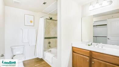 625 E Stassney Ln, Unit 4303 in Austin, TX - Building Photo - Building Photo