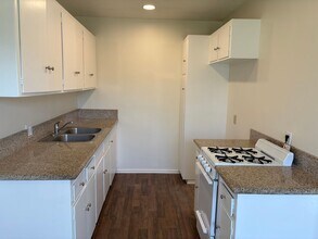 1266 N Placentia Ave in Anaheim, CA - Building Photo - Building Photo