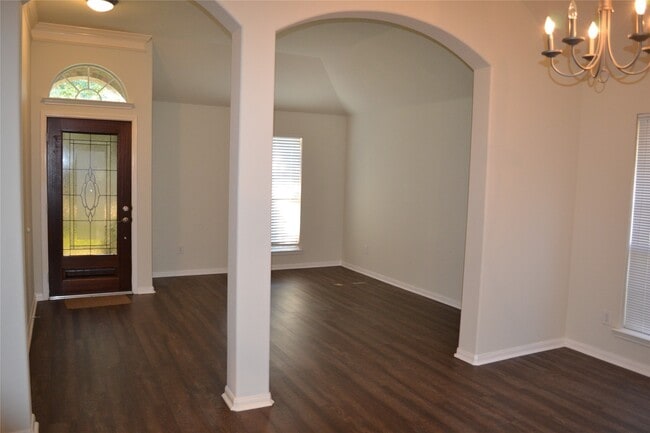 property at 1909 Highland Point Ct