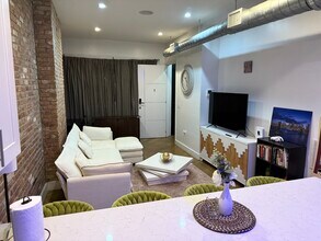 1893 Pacific St, Unit 2 in Brooklyn, NY - Foto de edificio - Building Photo