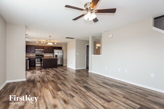 1831 Eastway Dr in Dallas, NC - Foto de edificio - Building Photo