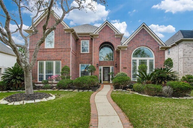property at 28 Twin Valley Dr